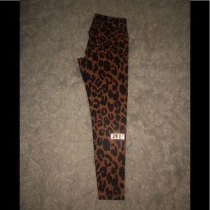 Cleo leopard leggings